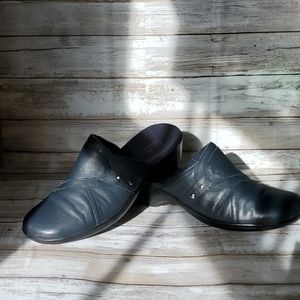 Clarks clogs